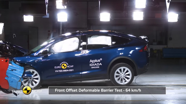 To Tesla Model X άγγιξε το άριστα στα crash test